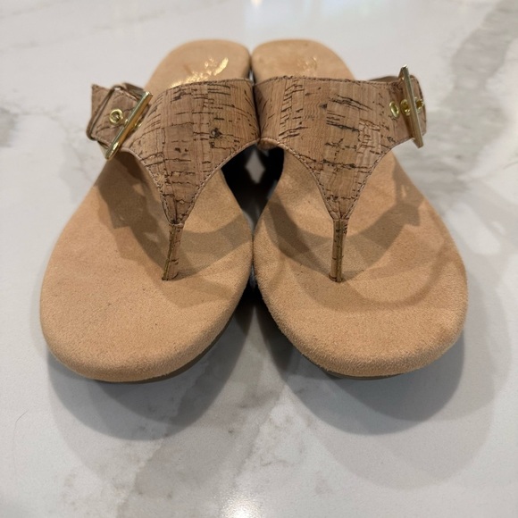 Aerosoles NWOT Heel Rest Work Flow Wedge Slip On Sandal Women’s 9 Beige Buckle - Picture 2 of 10